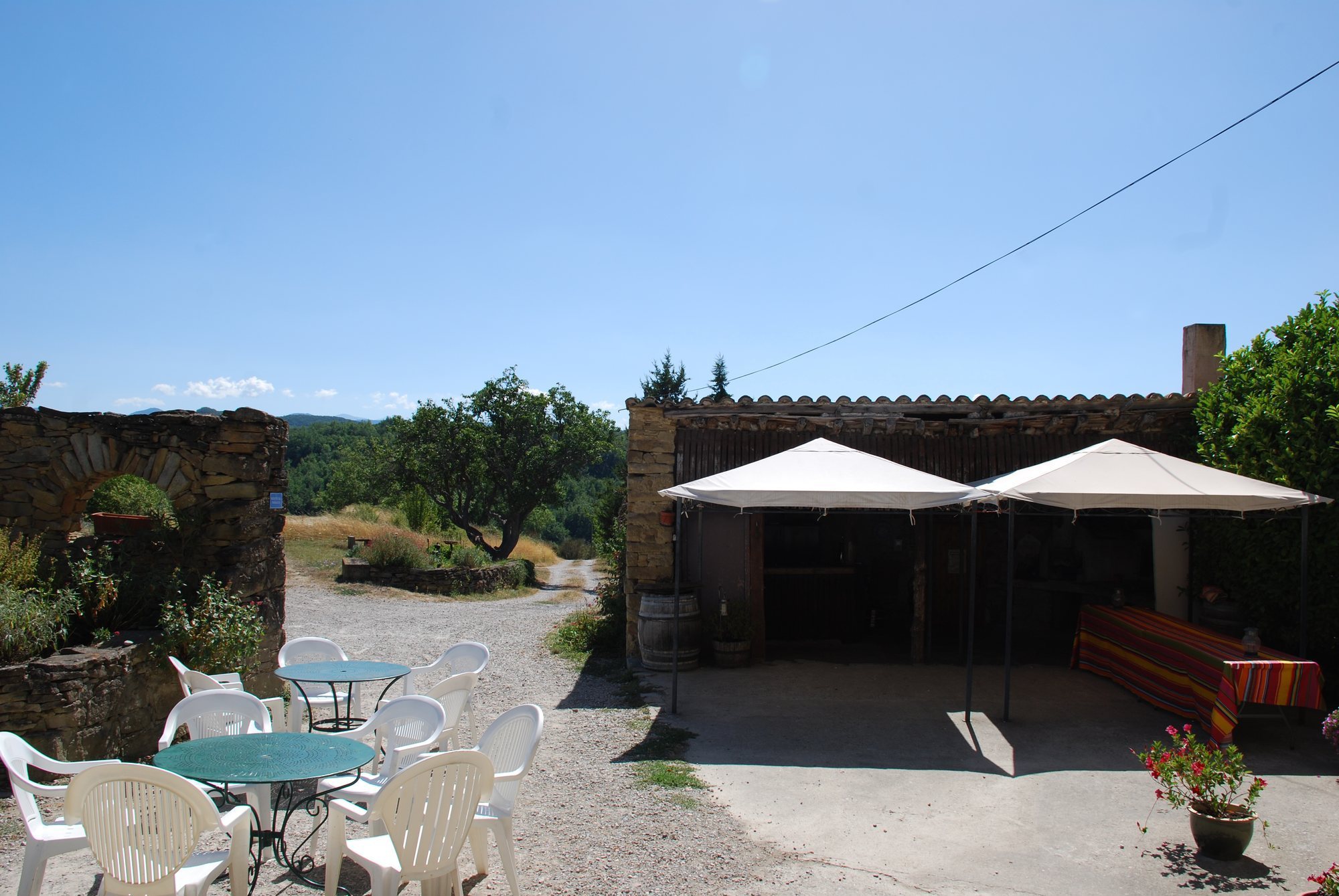 The bar and its terrace